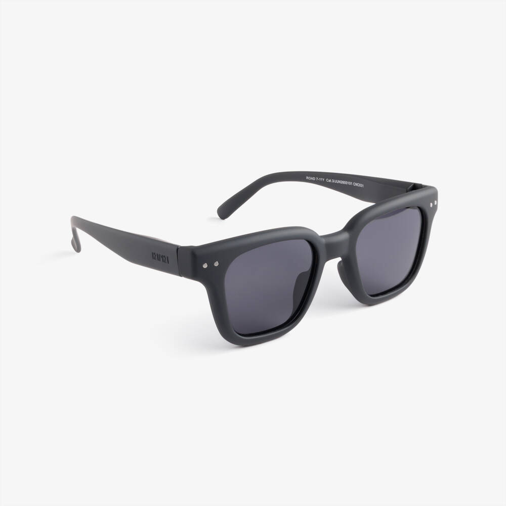 IZIPIZI-Black UV Protective Sunglasses (7-11 years) | Childrensalon
